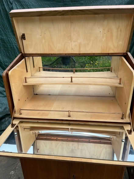 Photo of free Vintage, mirrored drinks cabinet (Cheylesmore CV3) #4