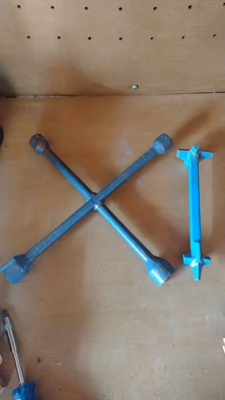 Photo of free Car wheel brace (Havant PO9) #1