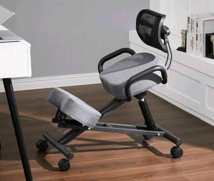 Photo of Orthopedic kneeling chair for someone with back problems (Winnersh RG41) #1