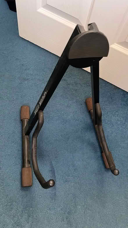 Photo of free Guitar stand, quiklok (Limehouse E14) #2
