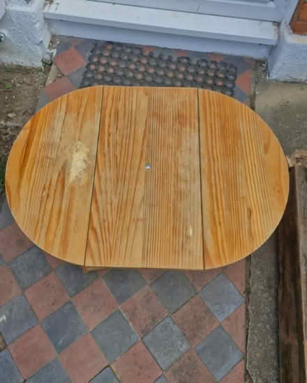 Photo of free Drop leaf side table (London N17) #3
