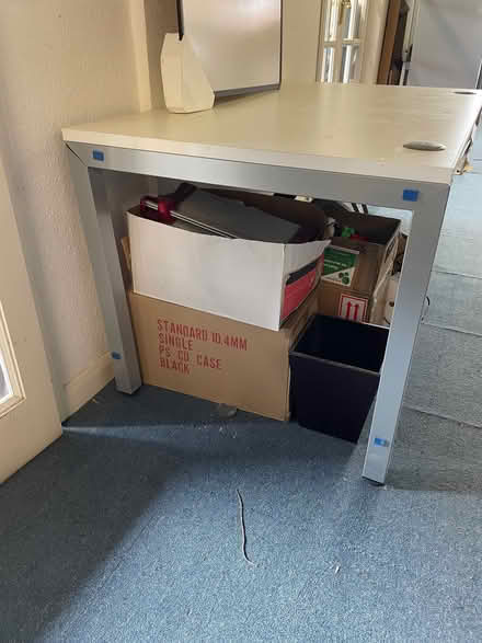 Photo of free White desk (Top Amersham HP6) #2