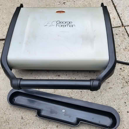 Photo of free Large George Foreman grill (Oaklands nr Welwyn AL6) #1