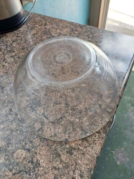 Photo of free Medium mixing bowl (Little Heath RM6) #1