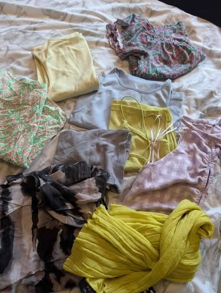 Photo of free Women's clothes (B11) #1