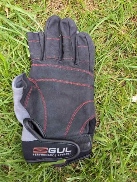 Photo of free One dinghy glove (Bear Flat, Bath BA24) #2