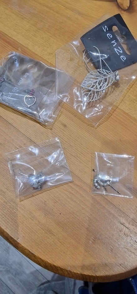 Photo of free Earrings (HU8 james reckitt) #1