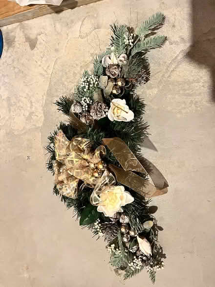 Photo of free Holiday arch decoration (Montgomery Township) #1