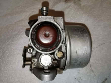 Photo of Carburettor/fuel tank (Hanworth RG12) #2