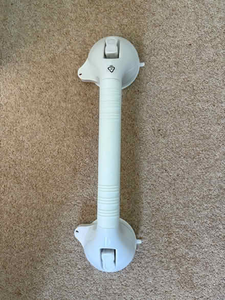 Photo of free Suction grab handle (Cam GL11) #1