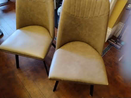 Photo of free Dining table and chairs (SE9) #3