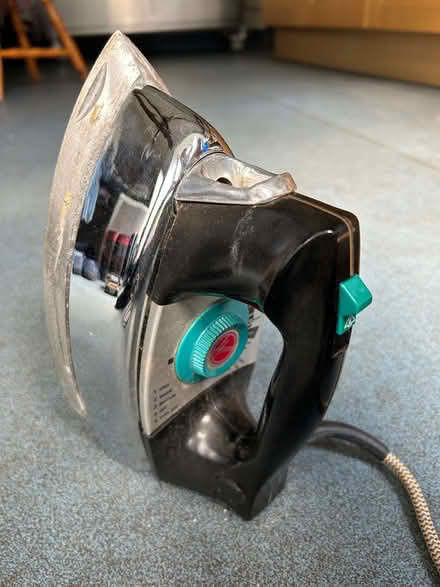 Photo of free Clothes iron (Helsington LA8) #2