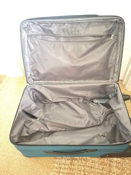 Photo of free Suitcase (Dinder BA5) #3