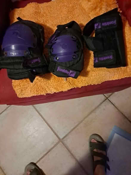 Photo of free Knee, elbow, & 1 hand protector (Pembroke Pines West) #2