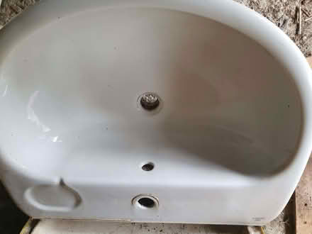 Photo of free Bathroom sink with pedestal (no tap) Ideal Standard (Tilehurst RG31) #1