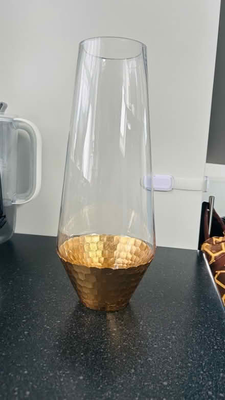 Photo of free Oliver Bonas vase (Thornton Heath) #1