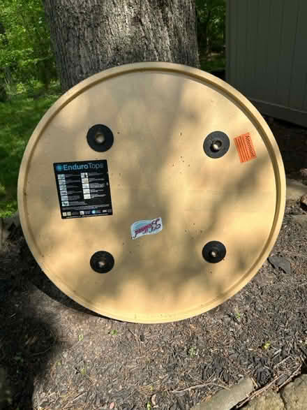 Photo of free Table round (Belle mead) #2