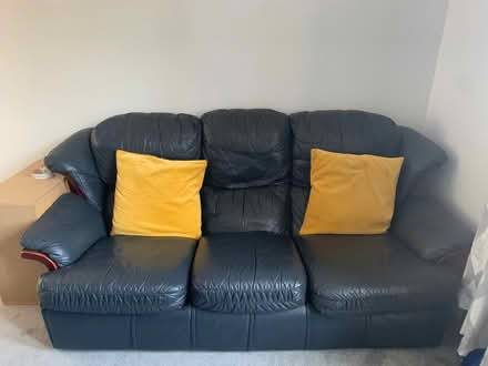 Photo of free 3 seater leather sofa in Wimbledon (Wimbledon SW19) #1