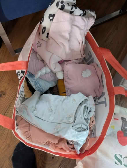 Photo of free 12mo-4yr girls clothes (NW11 Hampstead Garden Suburb) #3