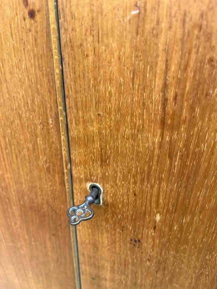 Photo of free Vintage, mirrored drinks cabinet (Cheylesmore CV3) #1