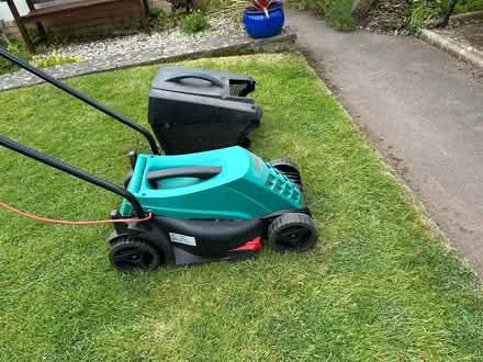 Photo of free Electric lawn mower (Llandaf Cardiff) #1