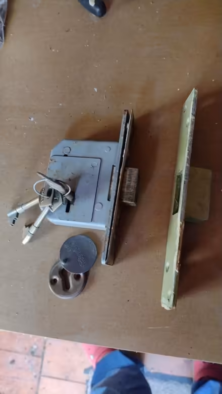 Photo of free 5-lever mortice lock (Havant PO9) #2