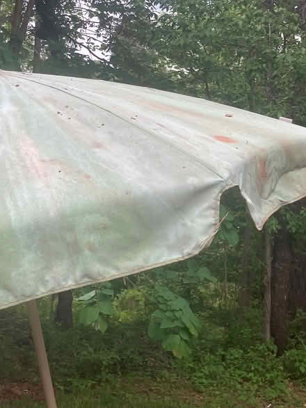 Photo of free Picnic table/outdoor umbrella (Pantops/Proffit Road) #4