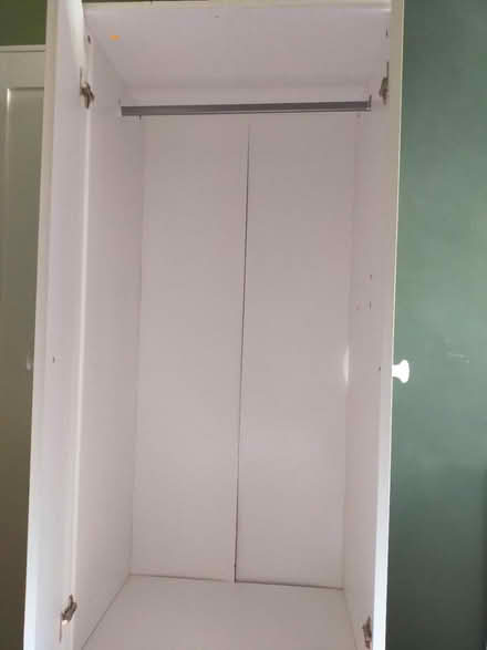 Photo of free Wardrobe with drawers (E7 8DZ) #2