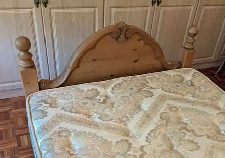 Photo of free 4'6" divan and frame (Bedmond WD4) #4