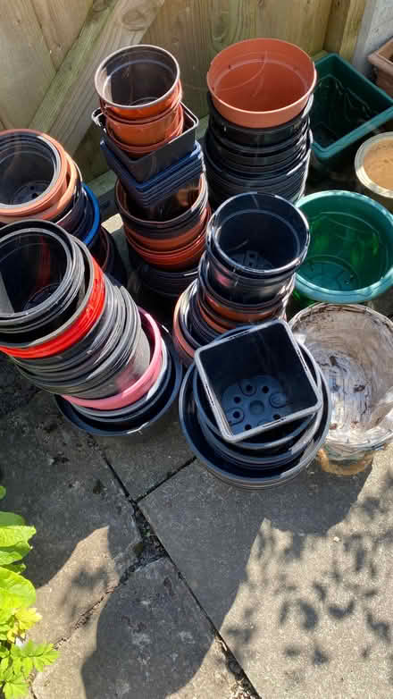 Photo of free Plant pots and some small planters (Woodchurch CH49) #2