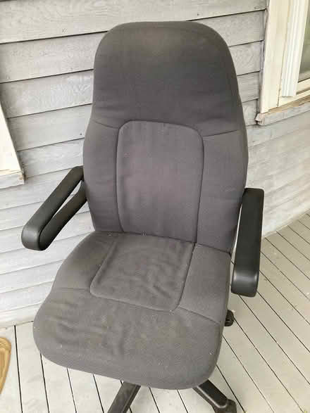 Photo of free Desk/office chairs (East Arlington) #2