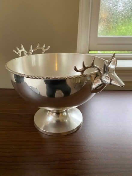 Photo of free Stag celebration bowl (Nr Fresh Pond & Mt Auburn Cem.) #1