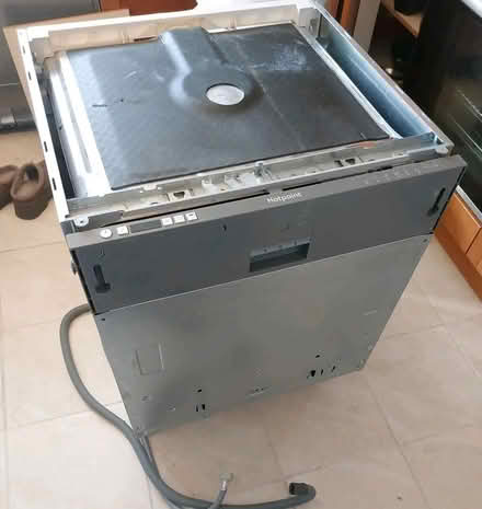 Photo of free hotpoint integrated dishwasher (Theydon Bois CM16) #2