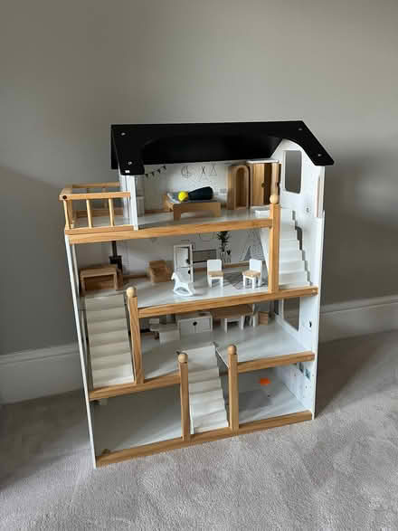 Photo of free Doll house (Petts Wood BR5) #1