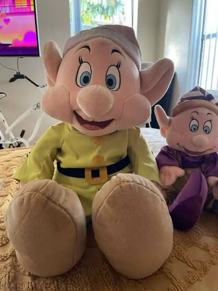 Photo of free Dopey and love wall sign (Hallandale Beach Blvd and US1) #2