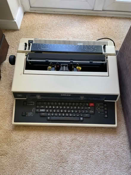 Photo of free Electric typewriter (DA4) #1