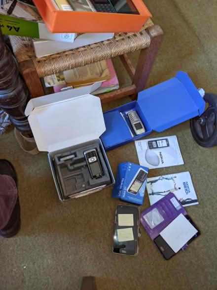 Photo of free Broken mobiles, boxes, manuals etc (Central Rugby CV21) #1