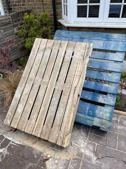 Photo of free Two pallets (Snaresbrook E11) #1