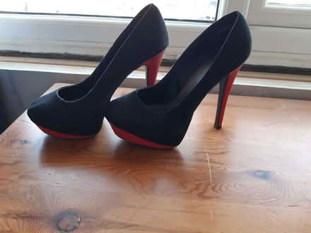 Photo of free UK size 6 high heel shoes (Old Walcot SN3) #1