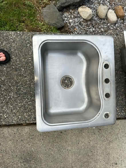 Photo of free Stainless steel sinks (Geneva. Parkstone neighborhood) #2