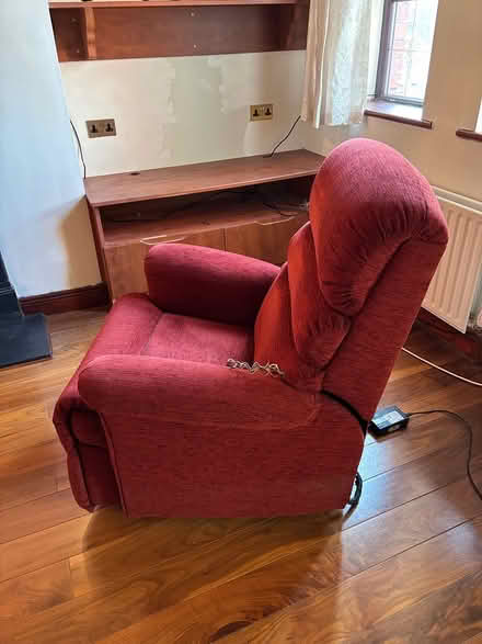 Photo of free Recliner chaur (Rialto) #4