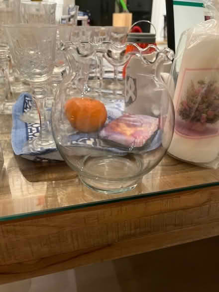 Photo of free short vase with curly edges (Golden Triangle) #1