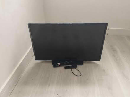 Photo of free 32" Hitachi TV not working (Luton LU1) #1