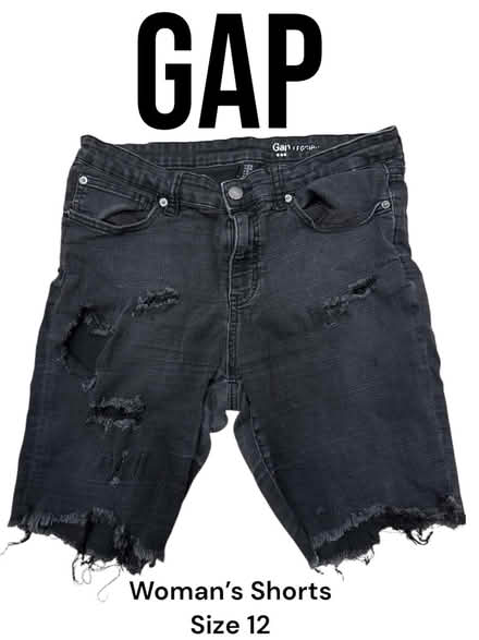 Photo of free Gap Woman’s Shorts (Brooklyn Storage) #1