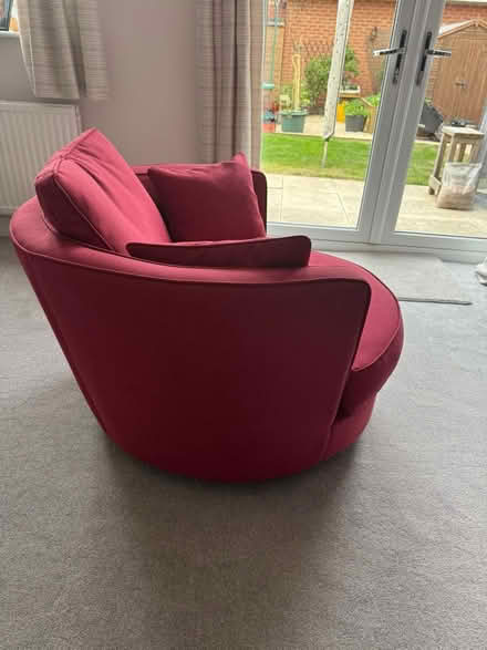 Photo of free Cuddle chair (Ox11) #2
