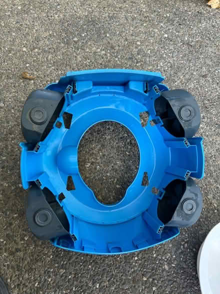 Photo of free Hot Wheels Car Potty Seat (Valencia Avenue, Sunnyvale) #3