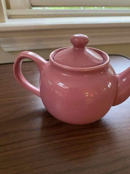 Photo of free Tea pot (Nr Fresh Pond & Mt Auburn Cem.) #1