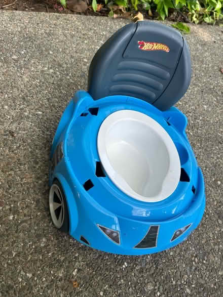 Photo of free Hot Wheels Car Potty Seat (Valencia Avenue, Sunnyvale) #2