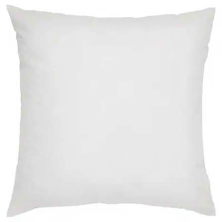 Photo of Throw cushions & inserts (L5L 5P5) #2