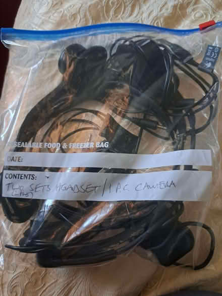 Photo of free 2 sets earphones (2 pins) for a PC and 1 PC Microsoftcamera (Tuebrook L6) #1